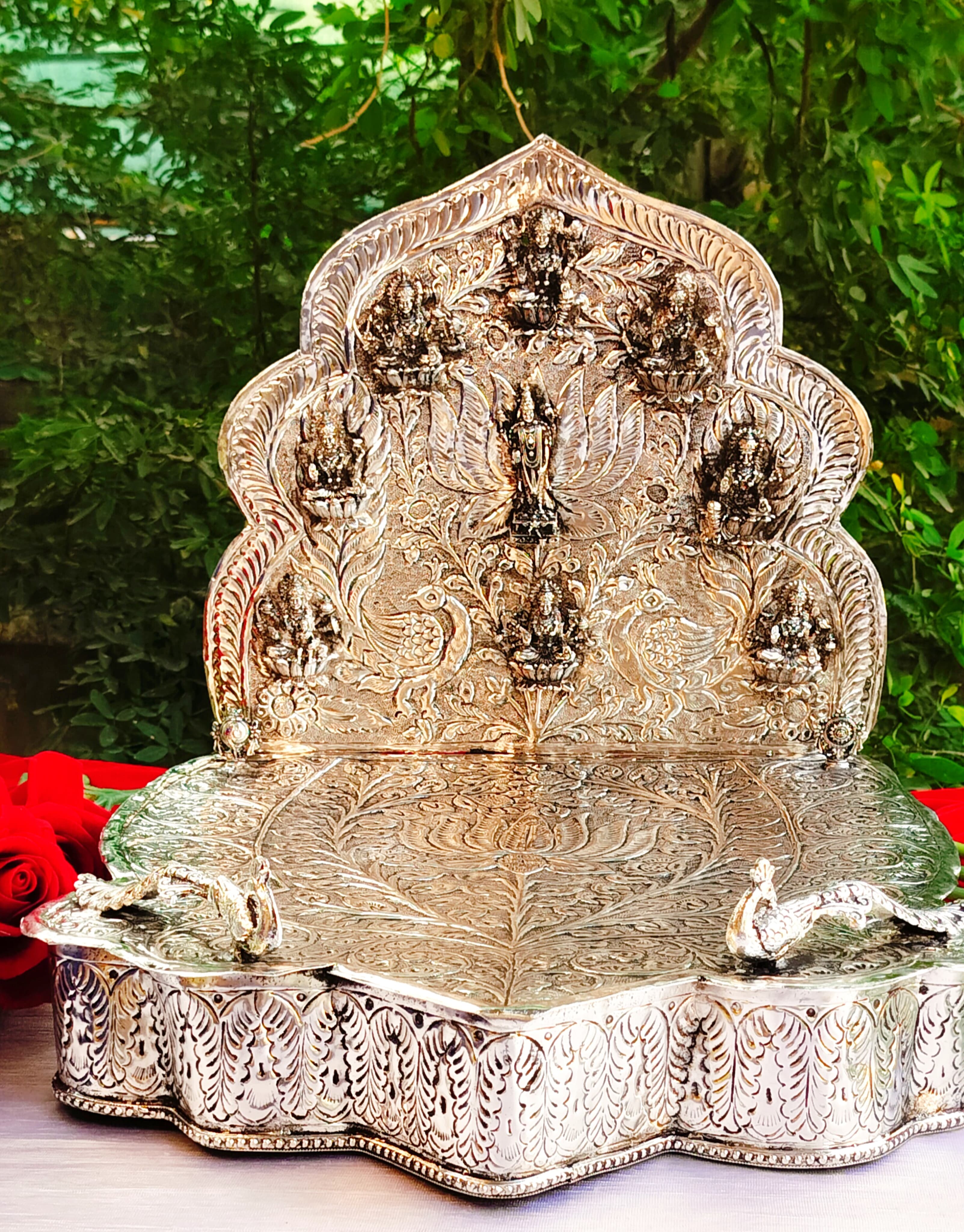 German silver antique shanku chakra balaji -Ashtalaxmi idol lotus singhasan