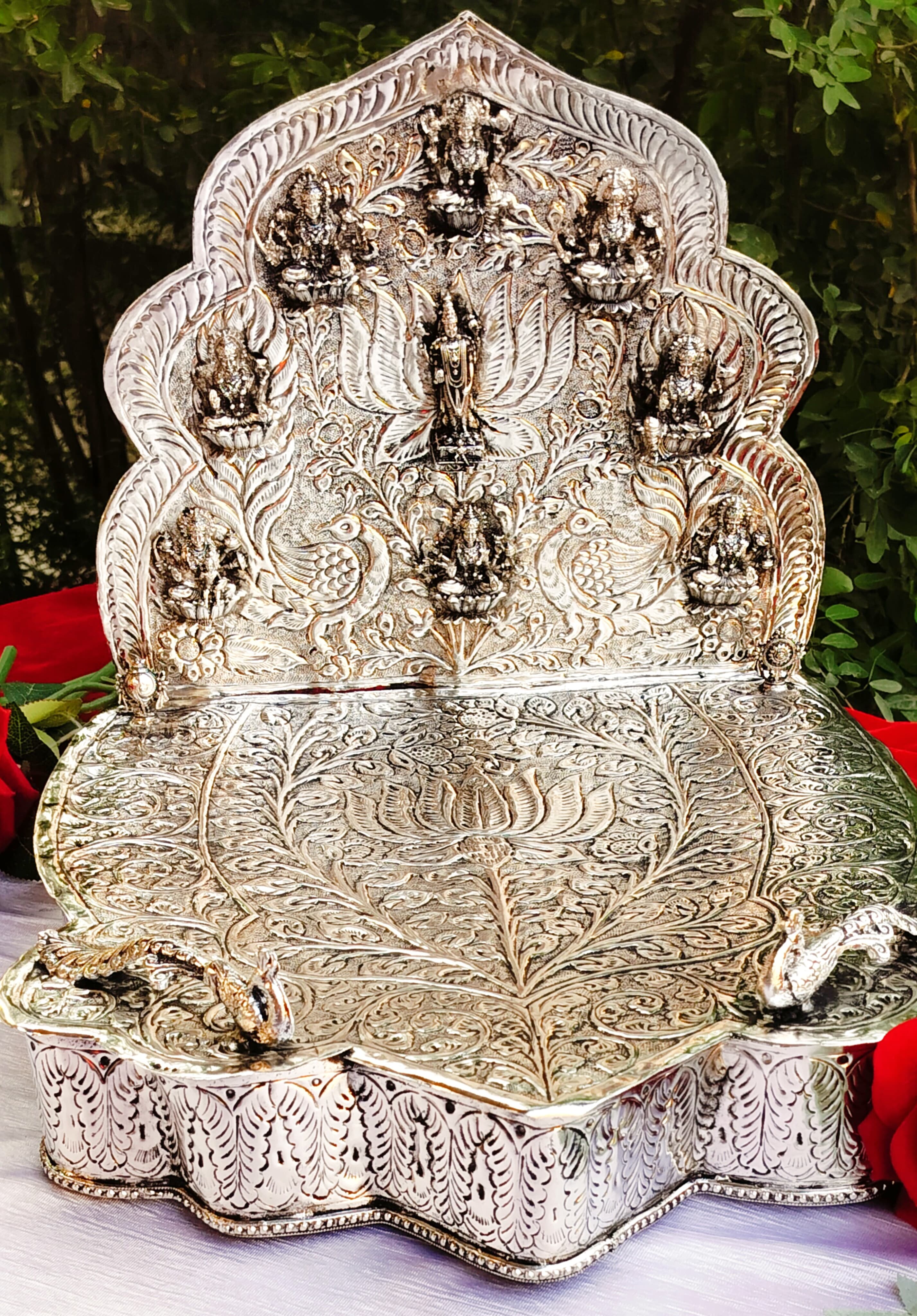 German silver antique shanku chakra balaji -Ashtalaxmi idol lotus singhasan