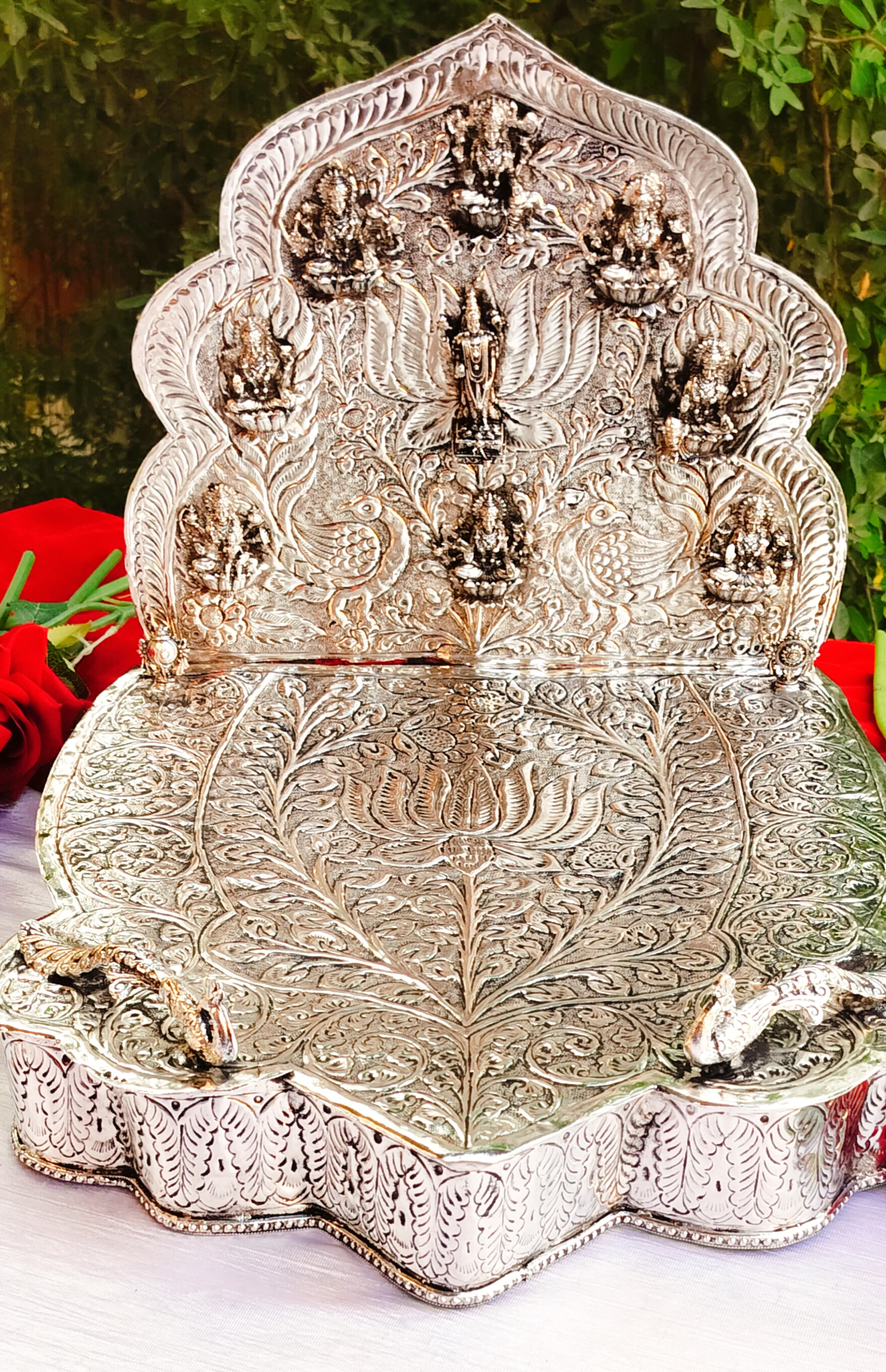 German silver antique shanku chakra balaji -Ashtalaxmi idol lotus singhasan