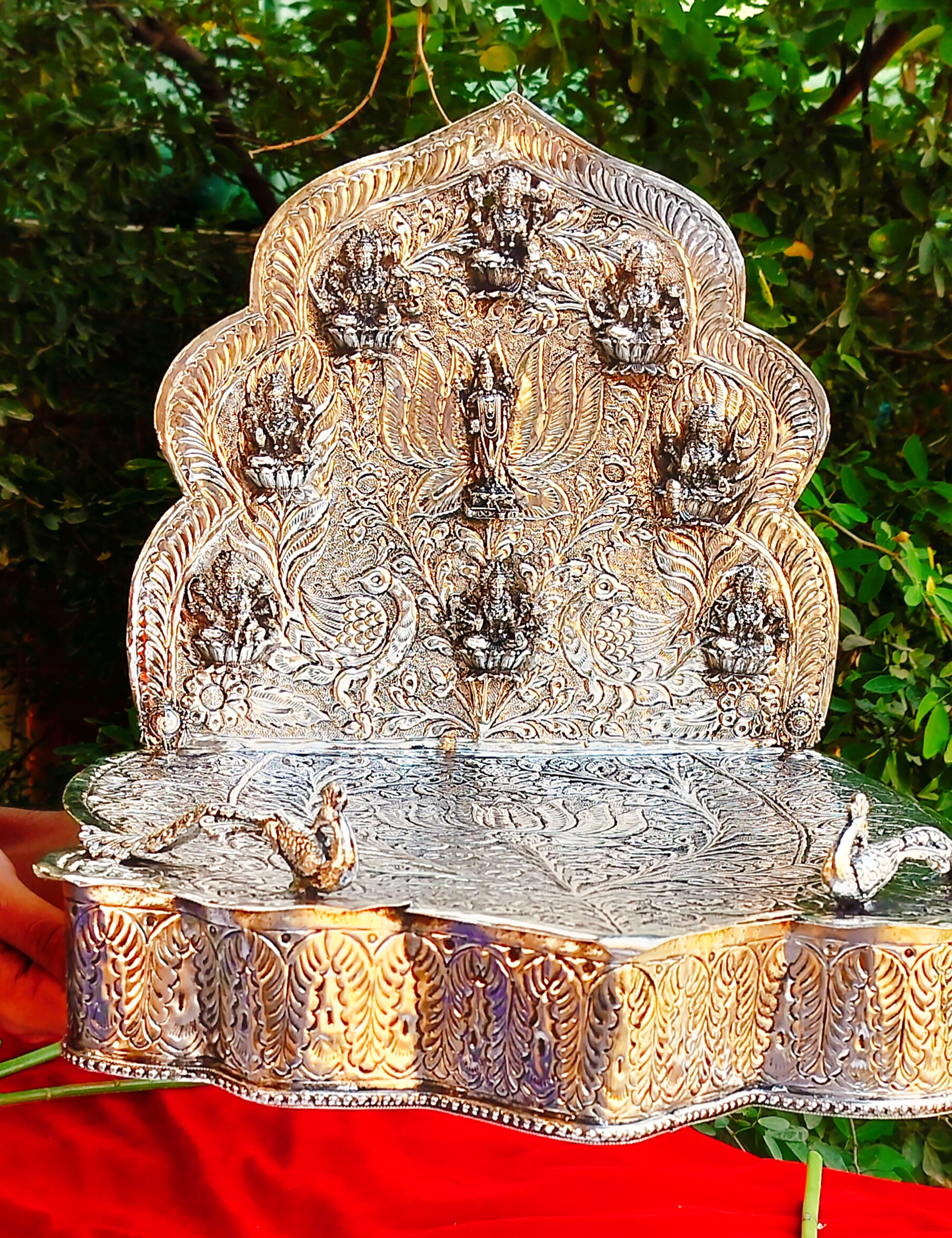 German silver antique shanku chakra balaji -Ashtalaxmi idol lotus singhasan