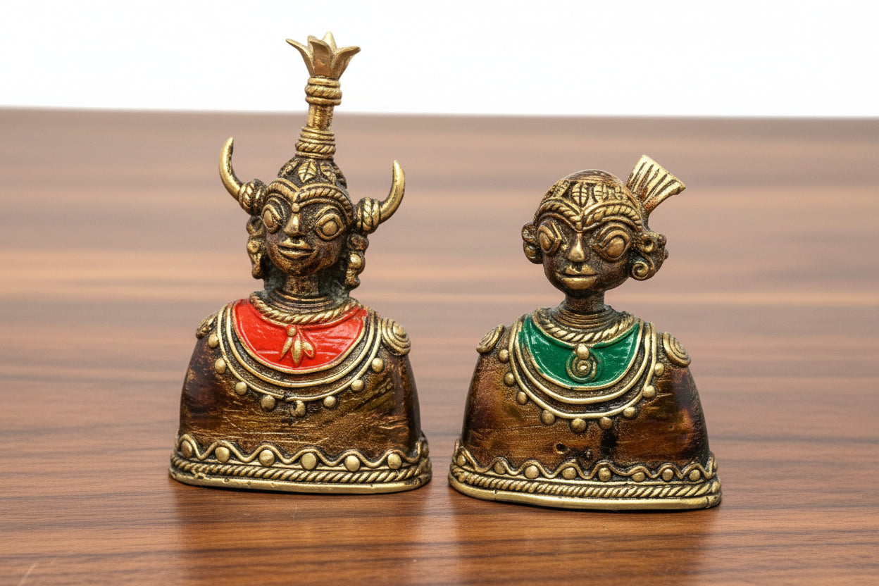 Handcrafted colorful Tribal Couple – Dhokra Brass Table Top Décor