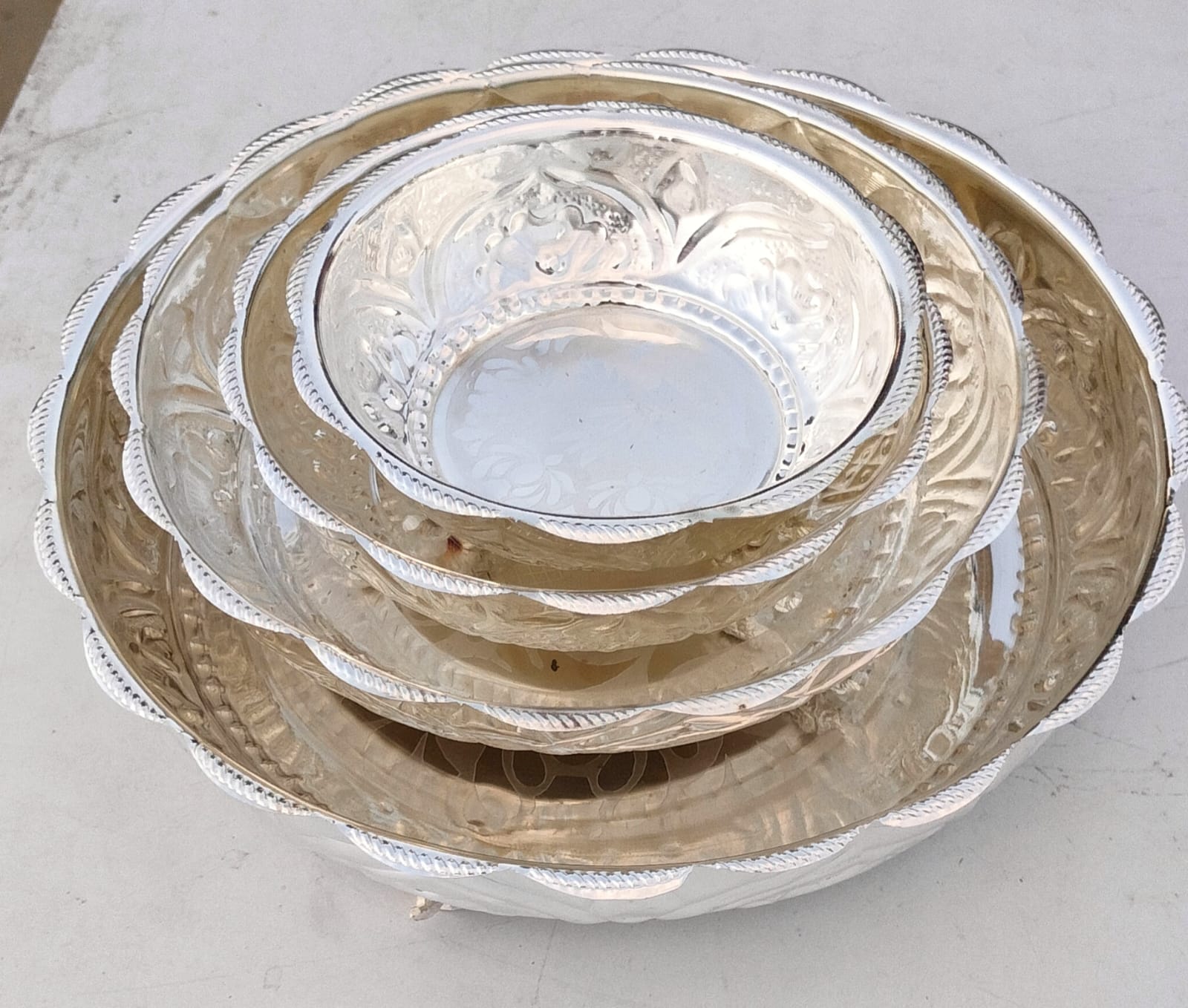 German silver nakkashi plate with elephant set of 4 for serving/ fruits/ snacks