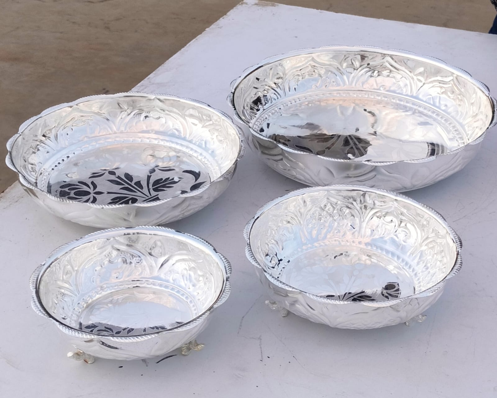 German silver nakkashi plate with elephant set of 4 for serving/ fruits/ snacks