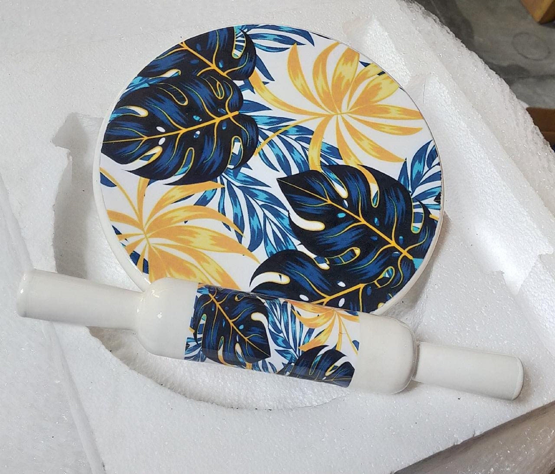 Beautiful Marble chakla belan/Rolling pin/Rolling Board with Print Finish, Design : Leaf