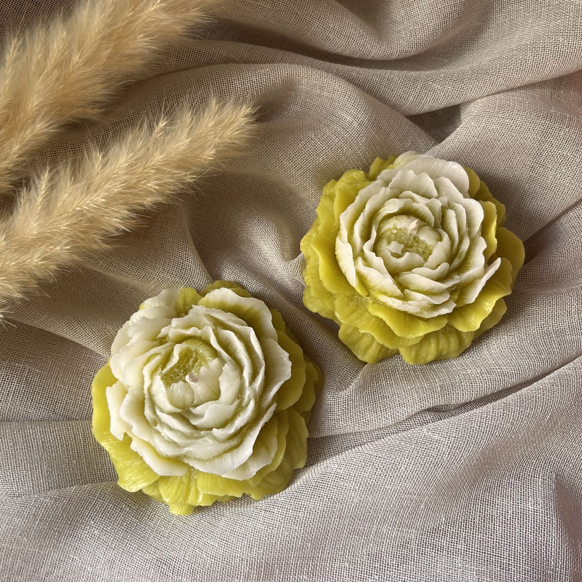 yellow floating peony candle a set of 4 pieces