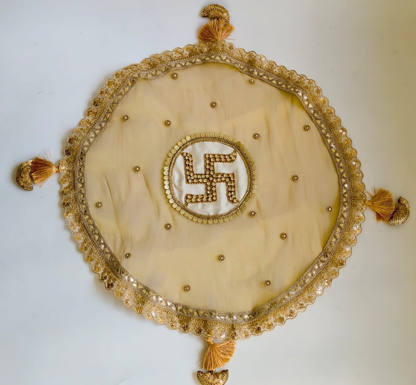 Round Thal Cover – 20 Inch Diameter, Diamonte Work with Premium Laces & Intricate Motifs for Festive Pooja Décor, beige