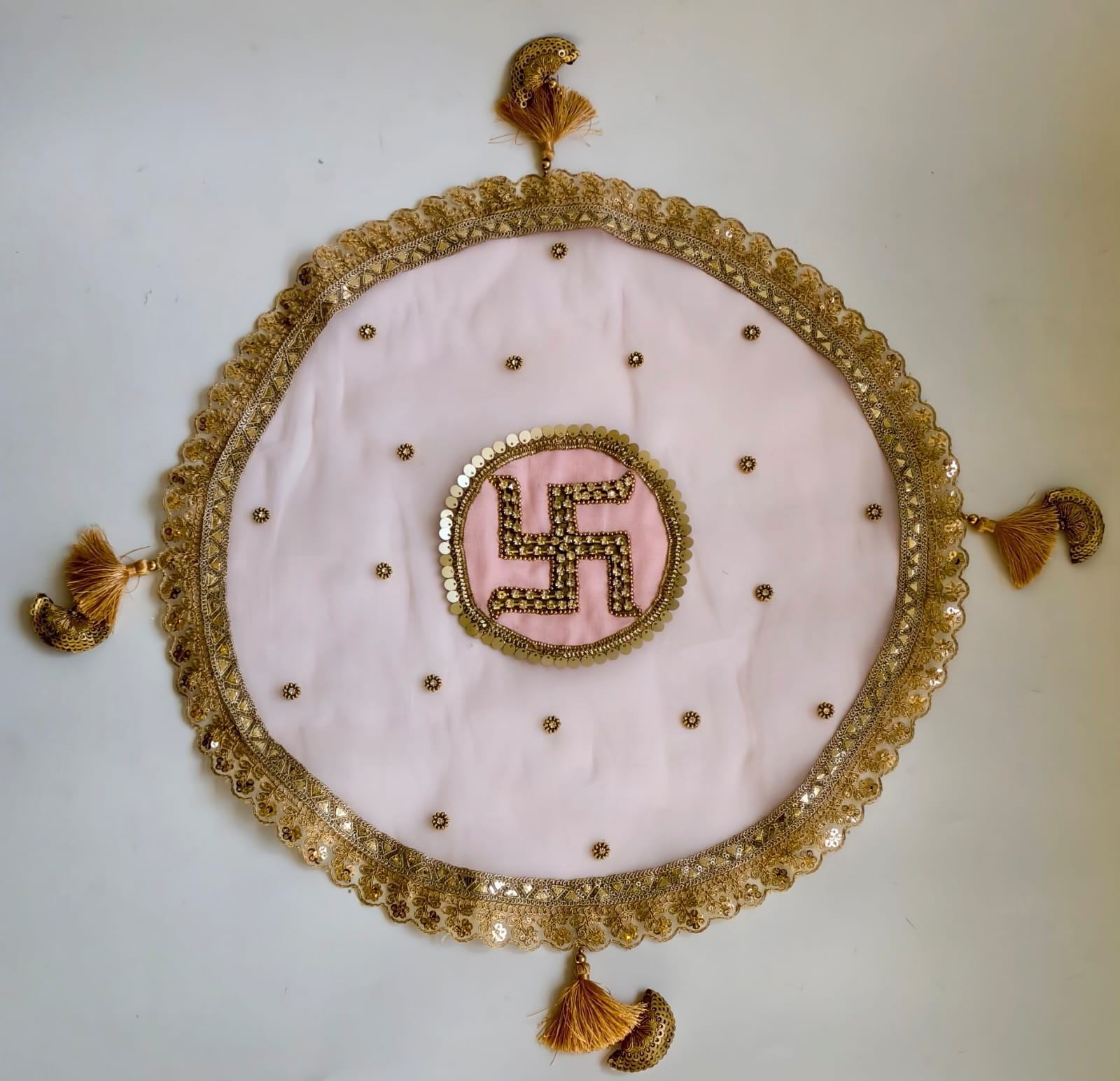 Round  Thal Cover – 20 Inch Diameter, Diamonte Work with Premium Laces & Intricate Motifs for Festive Pooja Décor, light pink