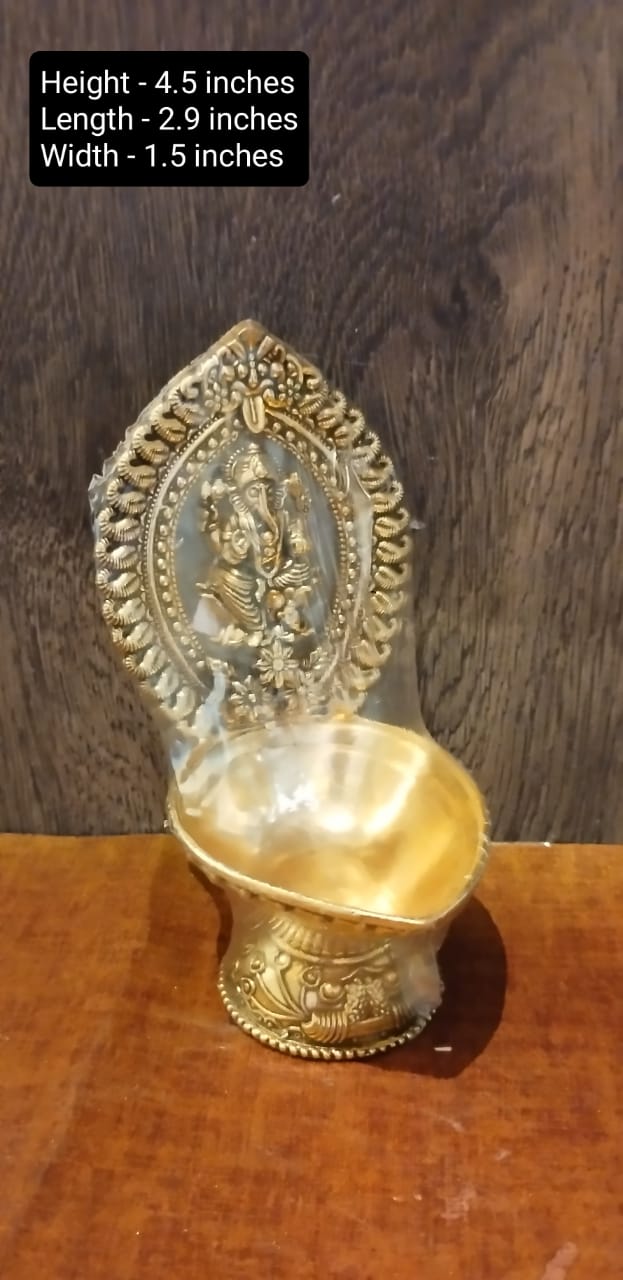 Brass Ganesh Fully Carved Diya for Pooja, 1 Piece