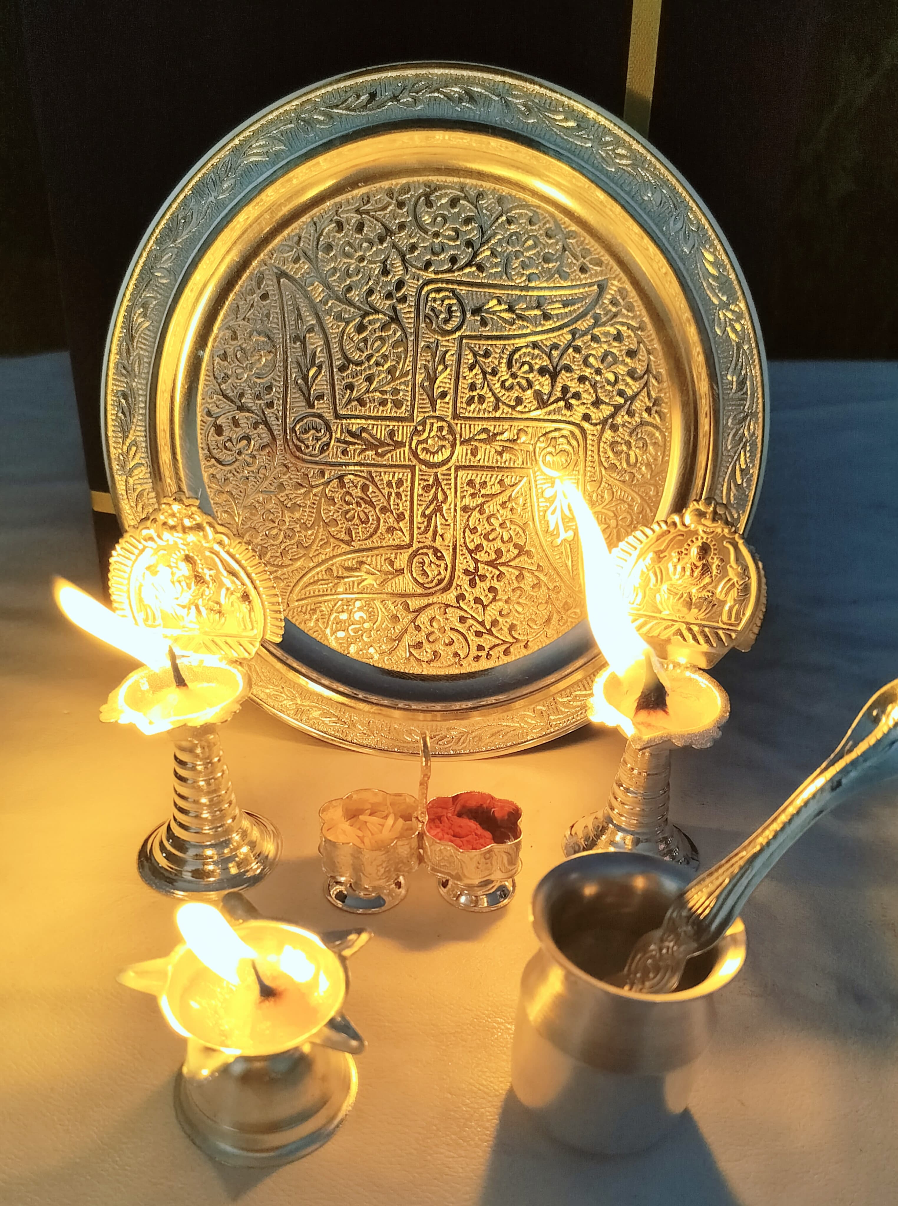 German Silver Pooja thali Set of 8 Pieces for Home Pooja/Diwali/Housewarming