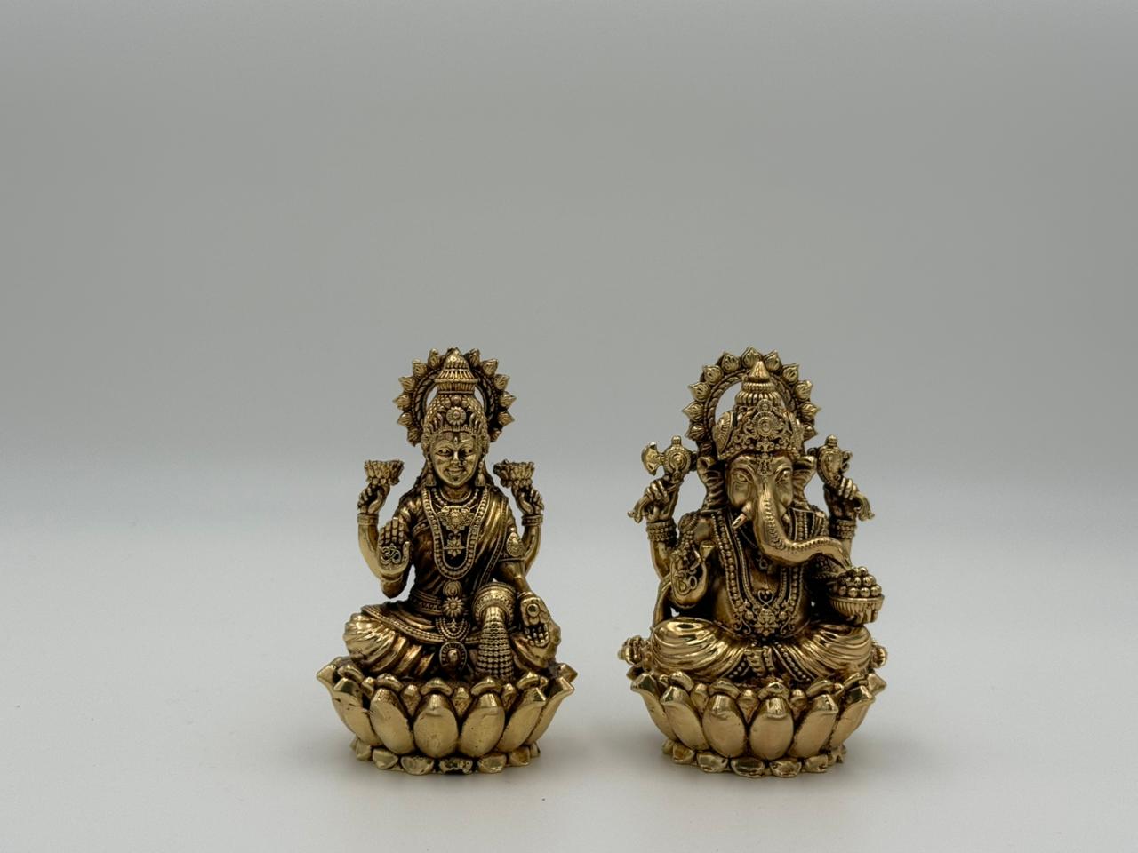 Brass Lakshmi Ganesh Idol on lotus – Divine Home Temple Decor