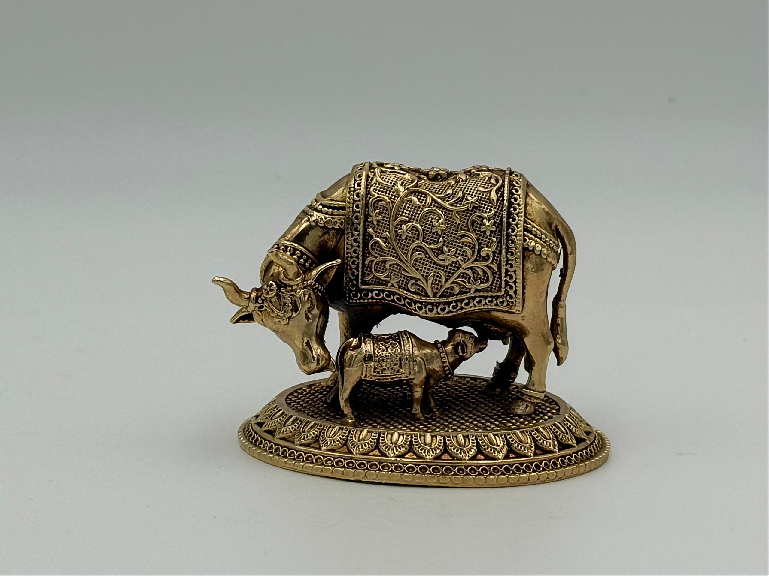 Brass Small Cow and Calf Statue – Sacred Kamdhenu Idol for Temple & Home Décor