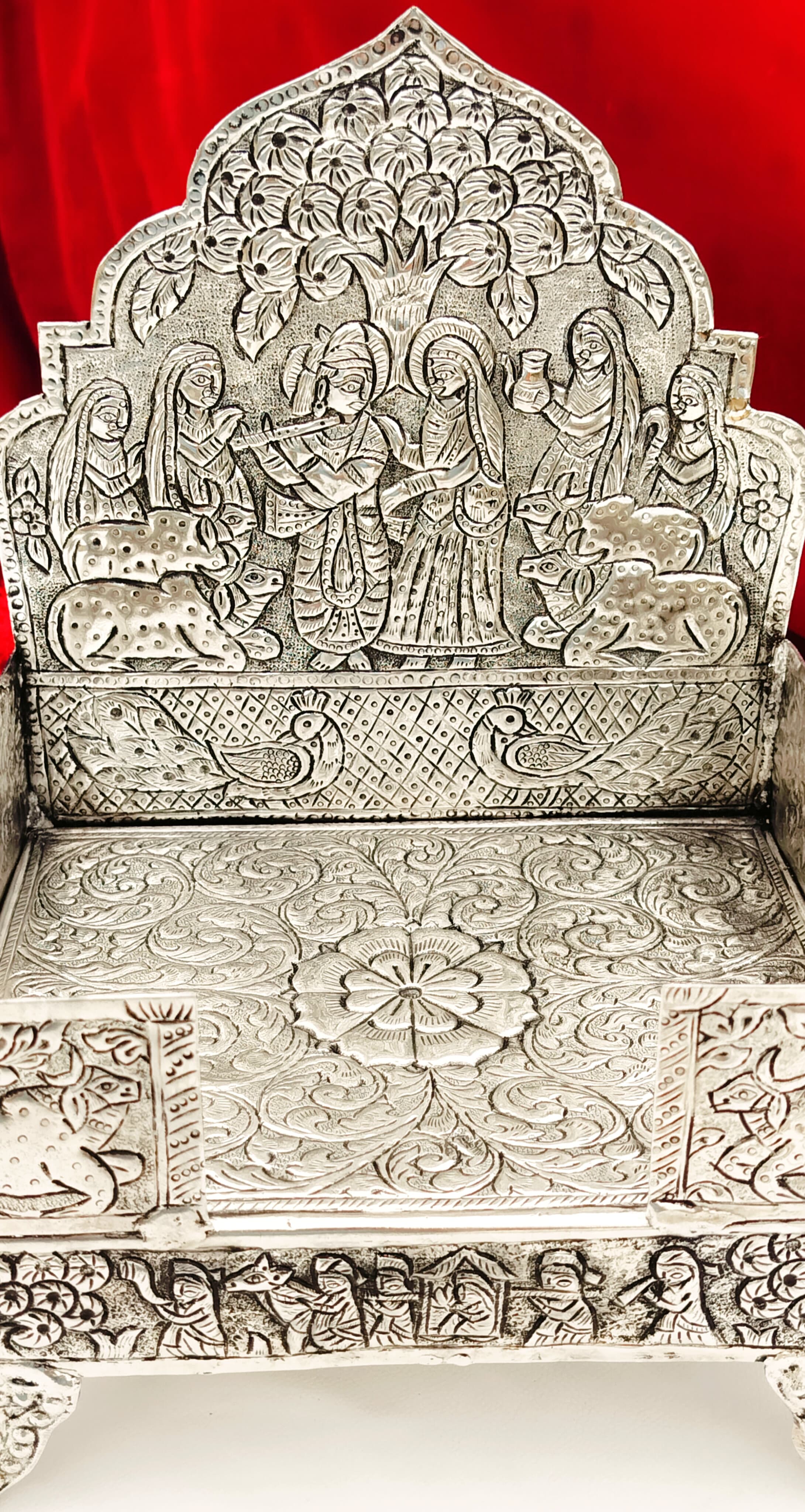 German Silver Radha Krishna Engraved Sing Hasan with Detachable chatter- Big Size