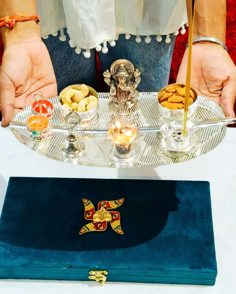 German silver big size exclusive banana leaf pujan set with Ganesh idol for diwali/ gift item