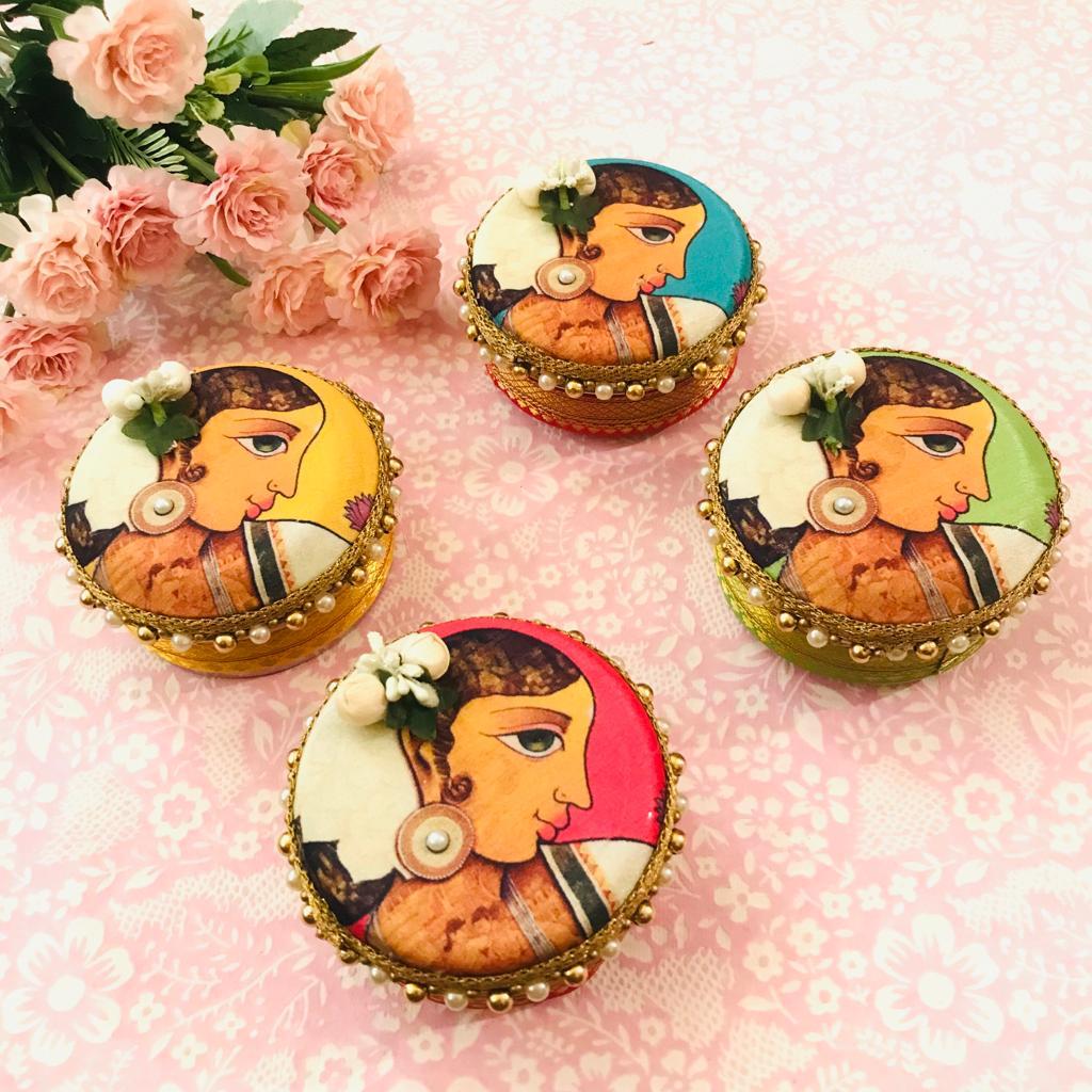 customized give away gift items/decorative boxes for wedding/festivals/house warming parties with pearl