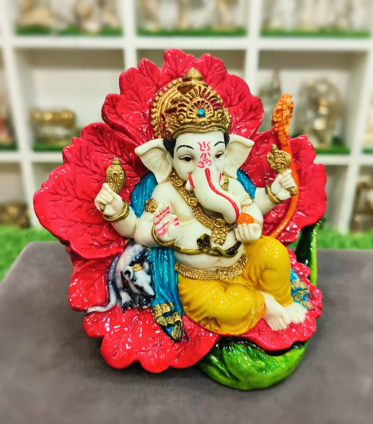 Handmade Colorful Resin Ganesh Statue on Leaf Statue/Idol/showpiece for Home