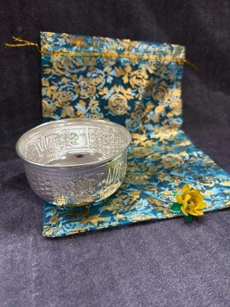 german silver set of 10 give away bowls with lotus flower and net bag give away item