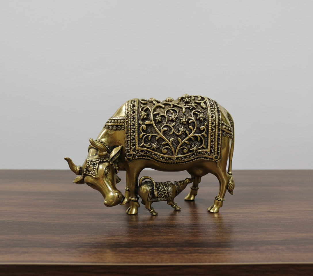 Brass Kamdhenu Cow & Calf Idol – Sacred Vastu Figurine for Pooja & Prosperity Décor