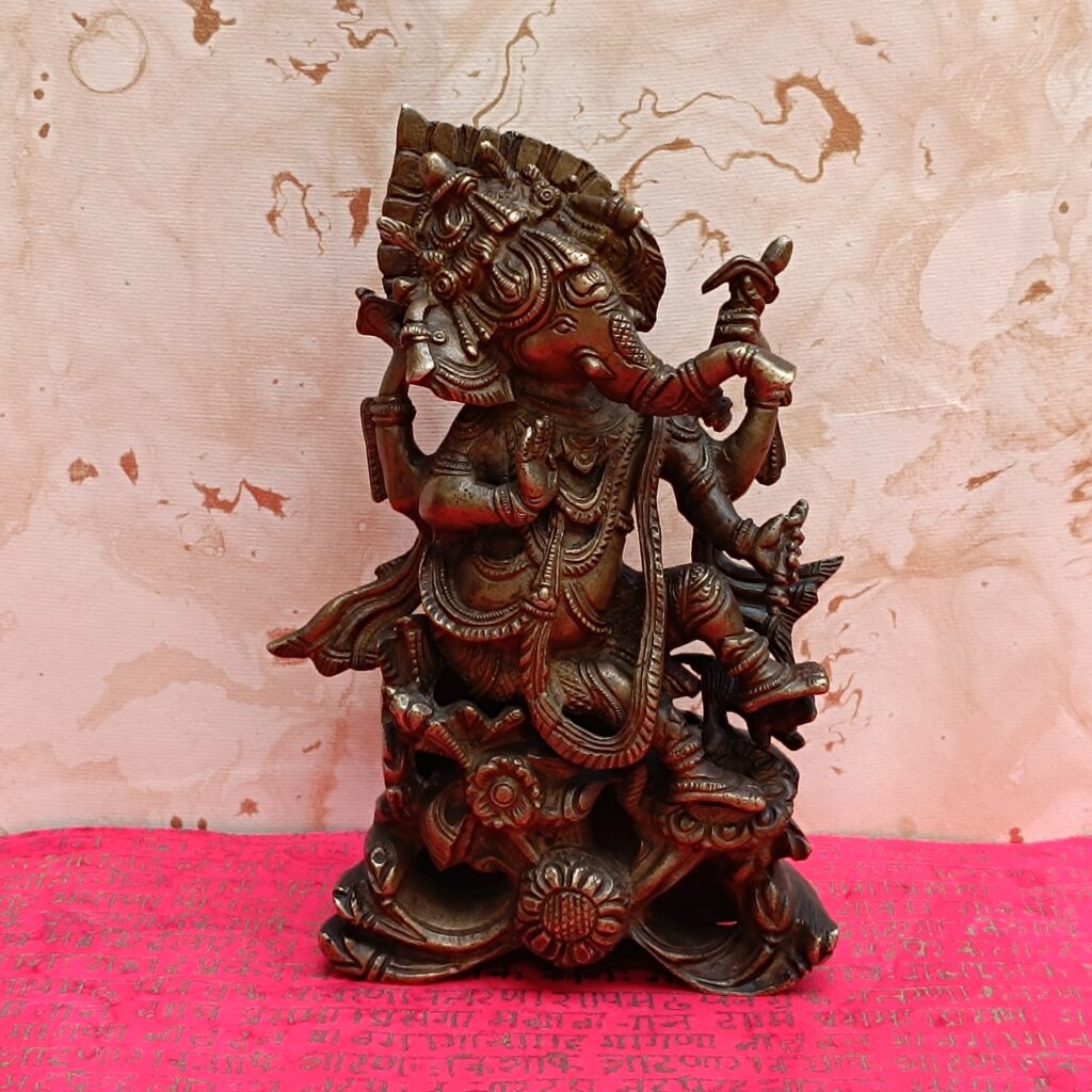 Brass Antique Finish Ganesh Statue Fully Carved Gift Item/showpiece/Idol
