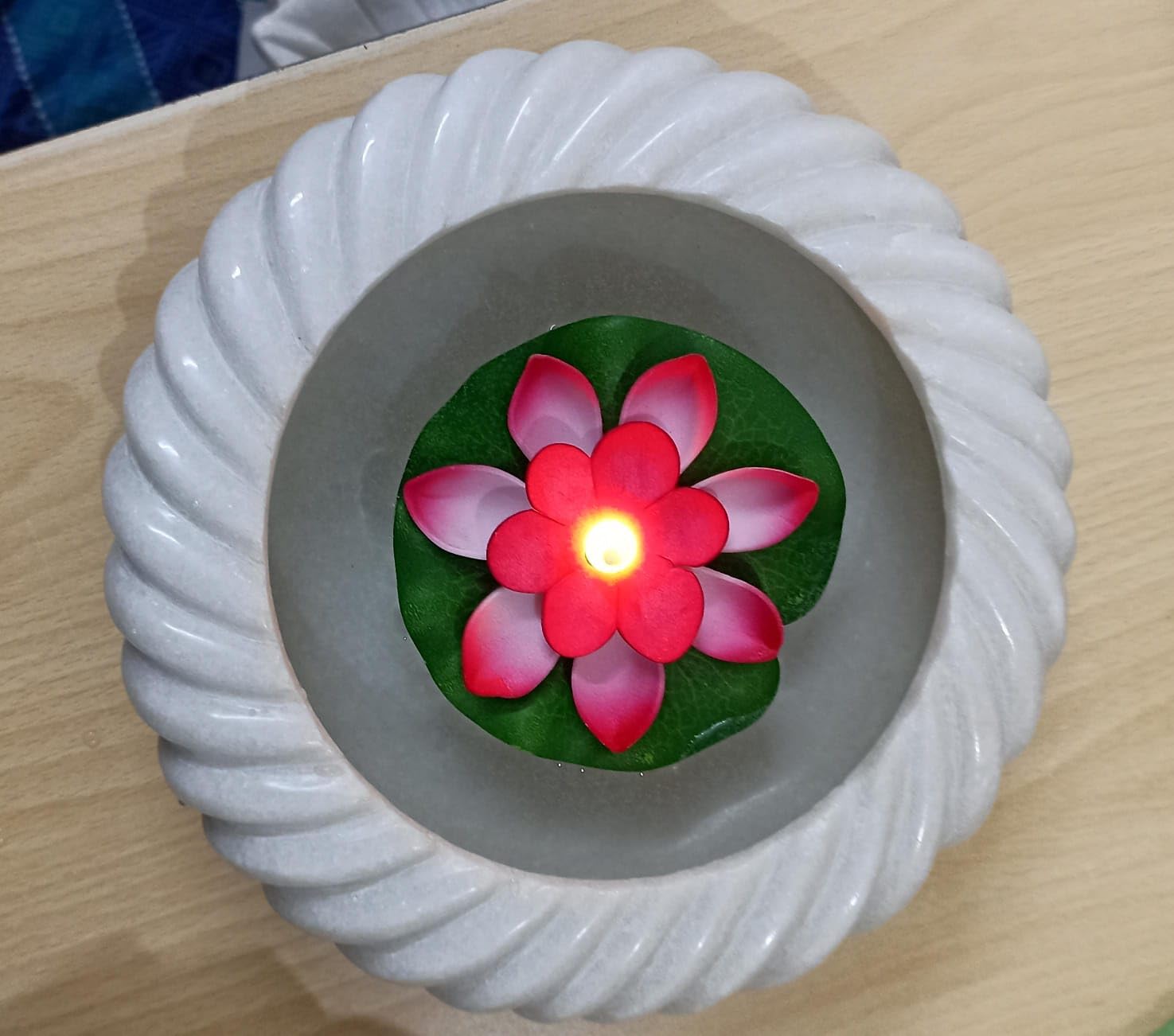 Marble lahriya Design urli/Platter/Bowl with Lotus Tea Light Holder with 5 Wax Tea Light Holder for Valentine Dinner/Home Decor