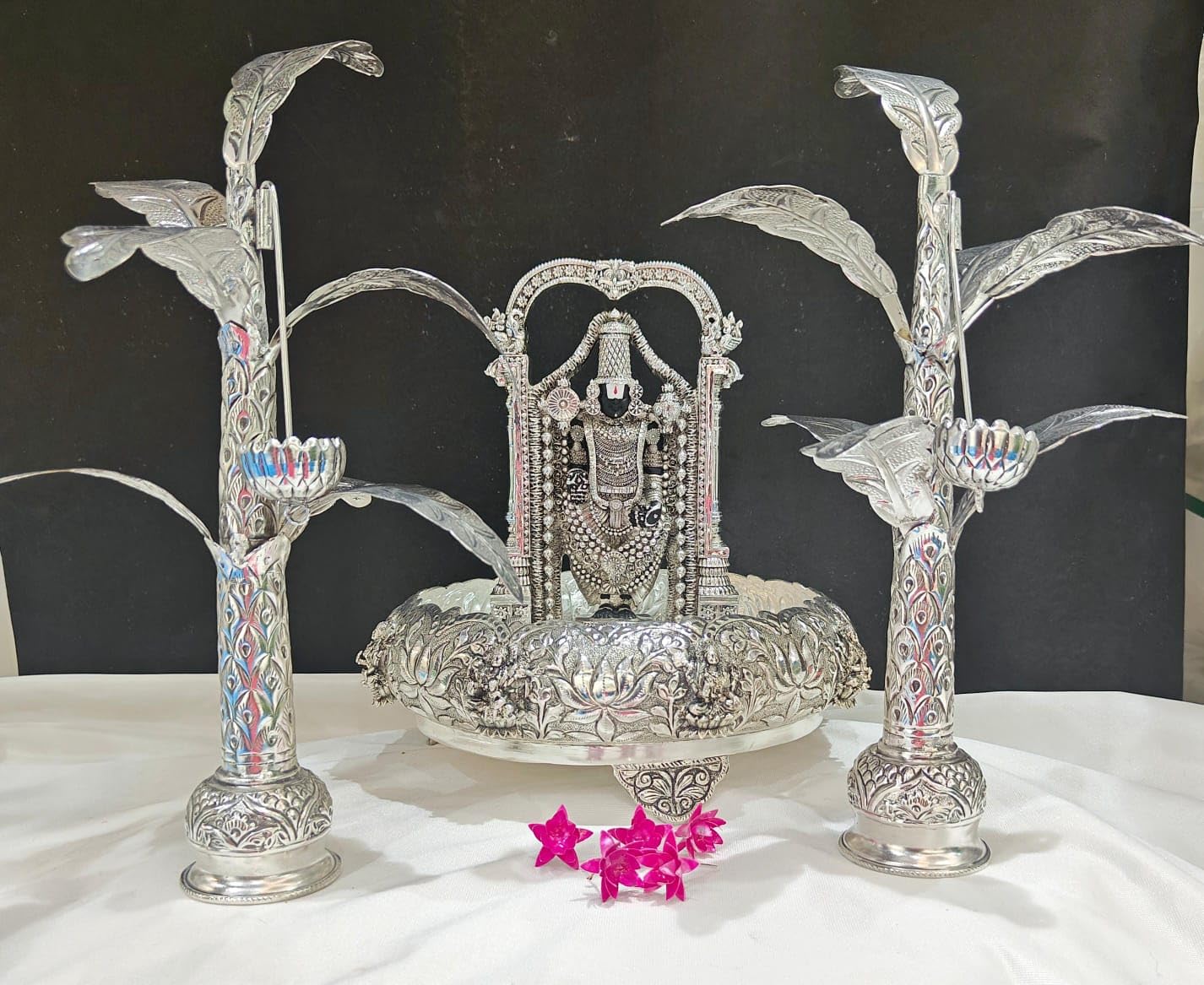 German Silver Combo Set of 9 Pieces urli Balaji Statue Banana Tree and Flowers