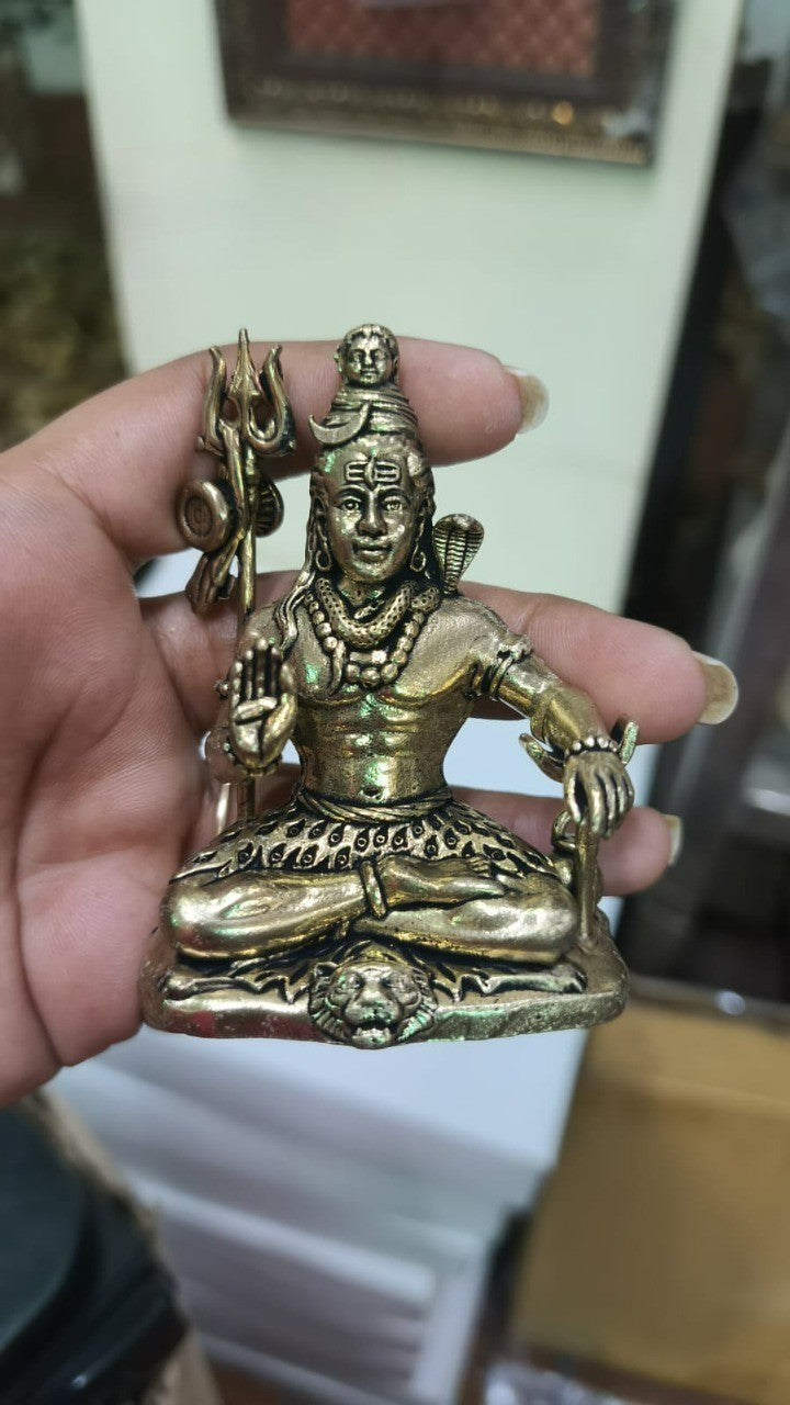 Handcrafted brass Lord Shiva idol for home temples, meditation spaces, pooja rooms, and spiritual décor, symbolizing peace, strength, wisdom, and divine blessings. 🕉️🙏✨🏡🪔