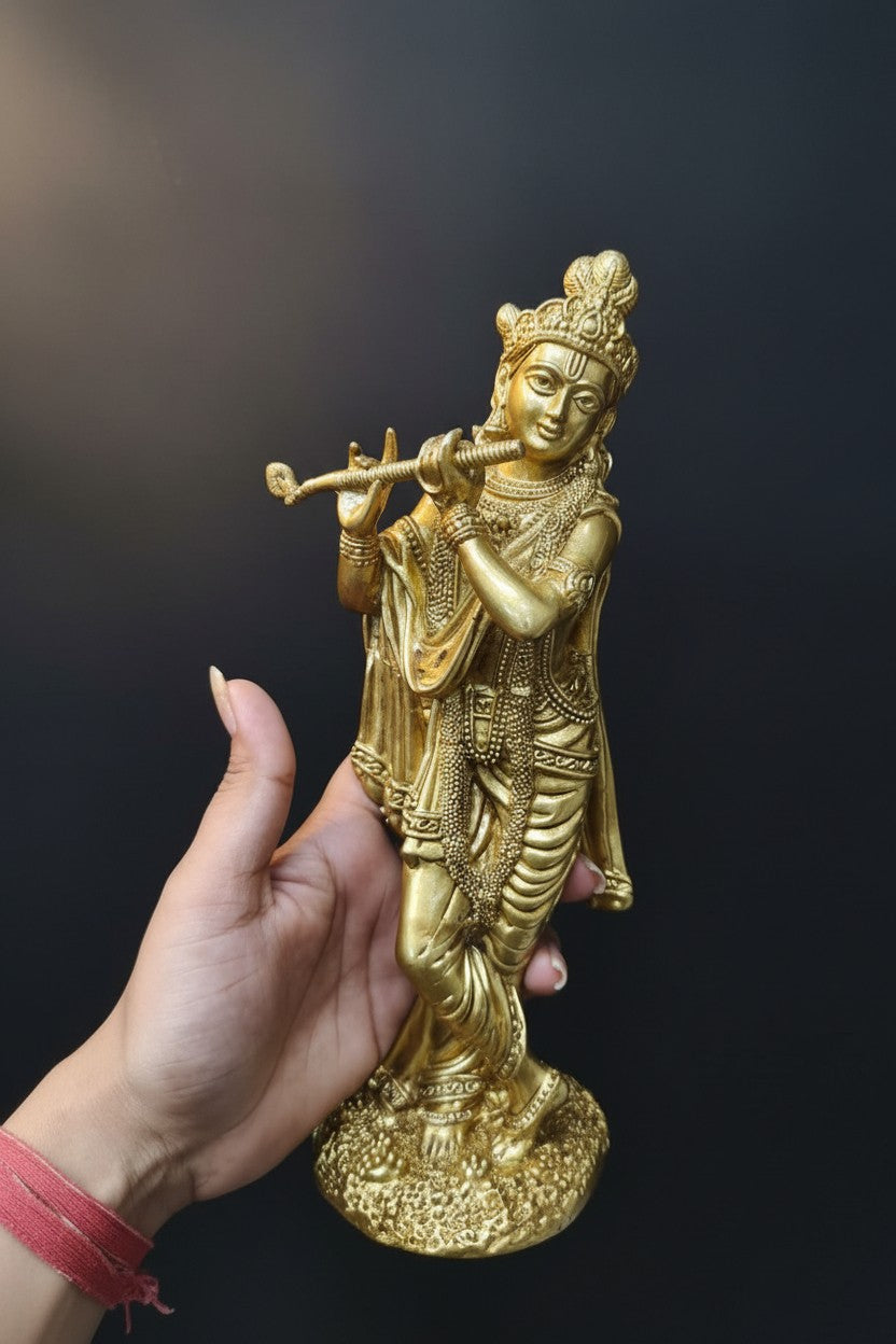 Elegant brass Krishna statue in Tribhanga pose playing the flute, ideal for home temples, pooja rooms, meditation spaces, Janmashtami celebrations, spiritual décor, and devotional gifting. 🦚🎶✨🙏🏡