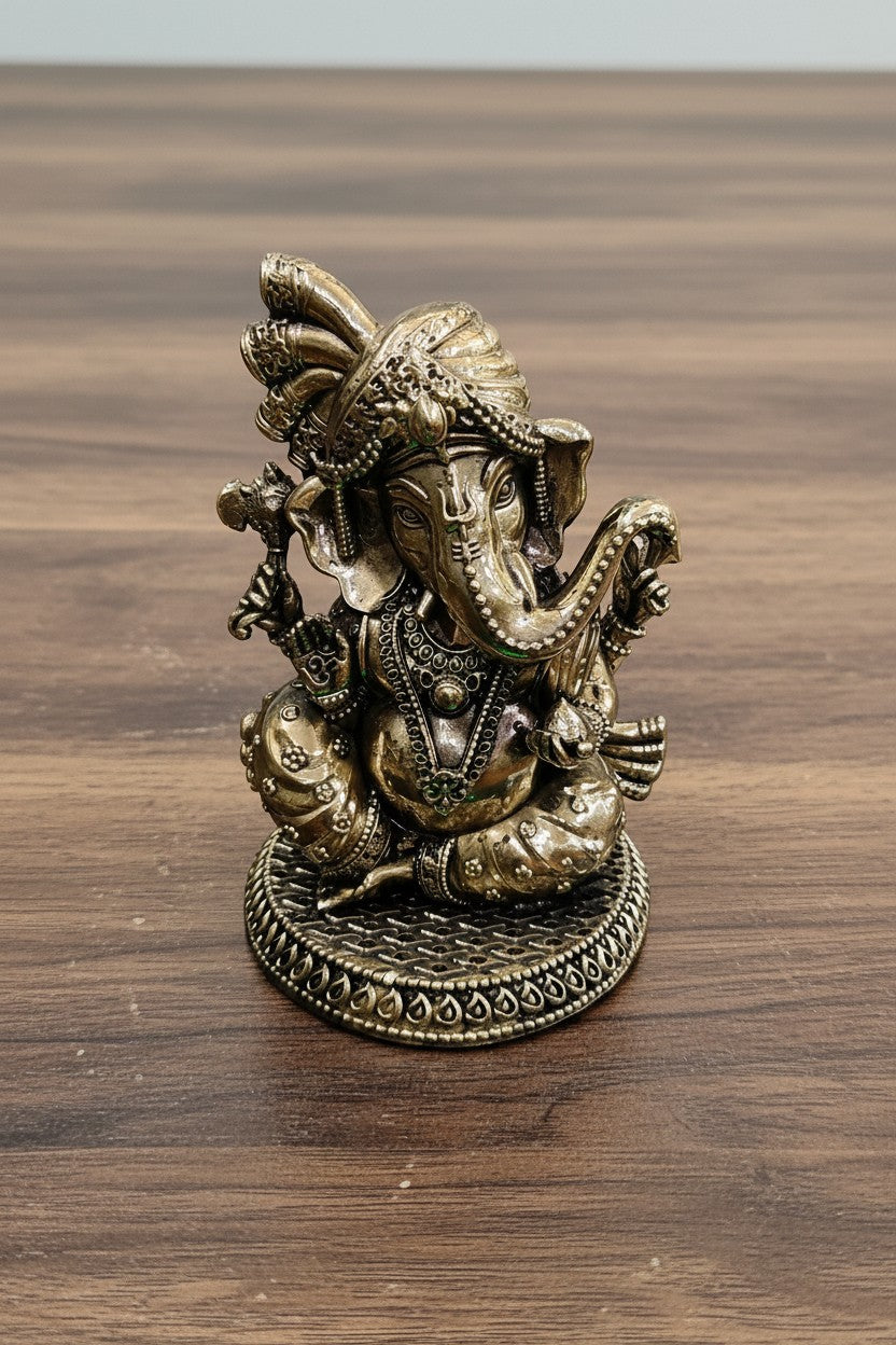 Handcrafted brass Ganesh idol with traditional pagri, ideal for home temples, pooja rooms, Vastu décor, Diwali celebrations, wedding gifting, and spiritual home decoration. 🐘✨🙏🪔🏡